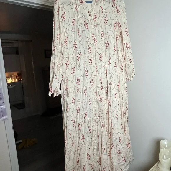 Per Una Cream and Red Long Sleeve Dress - Picture 6 of 6